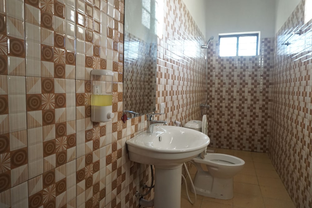 Deluxe Room, 1 Double Bed, Balcony, Ocean View (Peach) photo 3