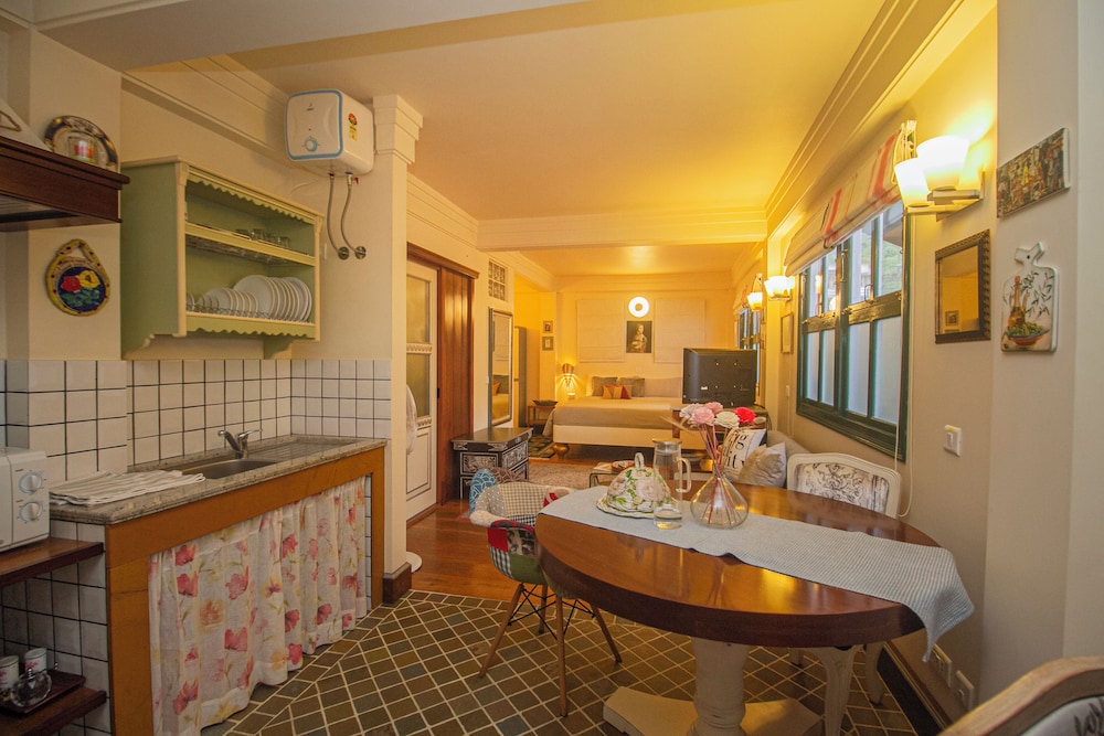 Honeymoon Terrace Suite - Photo 9
