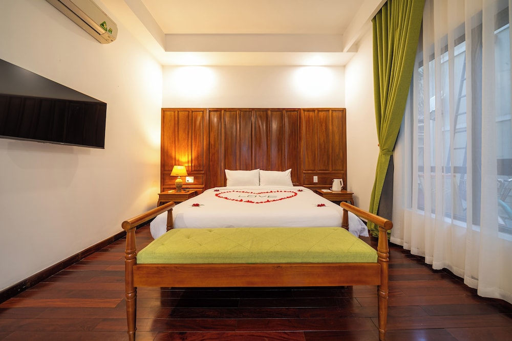 Executive Double Room, Pool View
