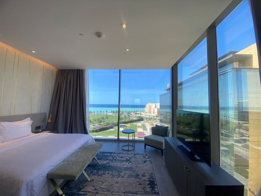 Two Bedroom Suite Partial Sea View photo 3