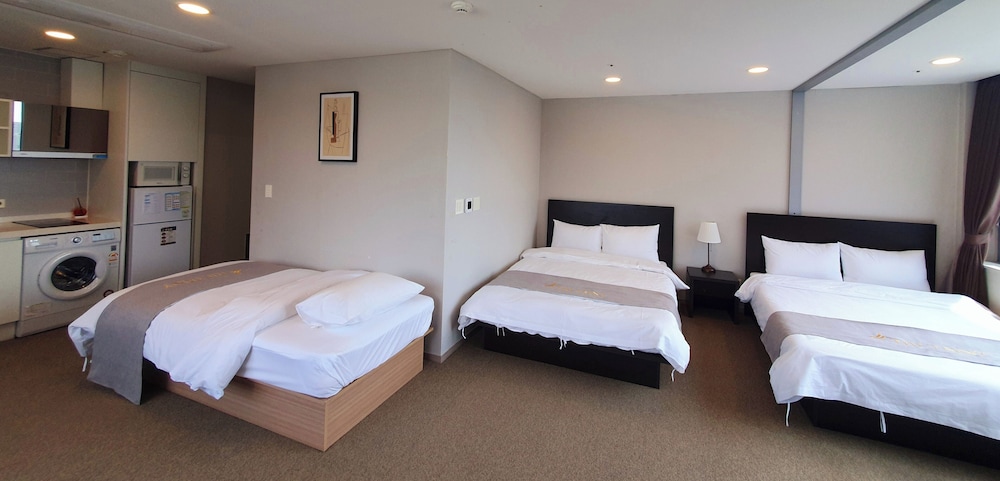 Family Triple Room - Photo 1