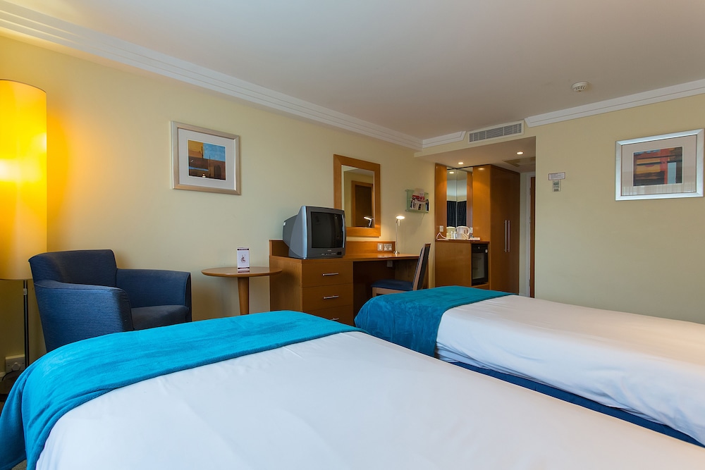 Standard Twin Room - Photo 3