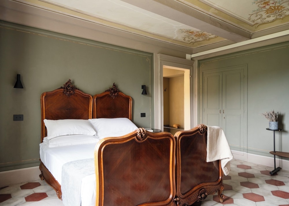 Suite, Garden View