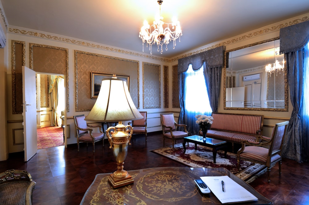 Golden Royal Suite Direct Sea View - Photo 2