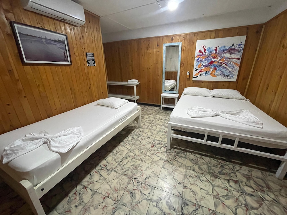 Family Double Room Single Use, Mixed Dorm, Non Smoking, Private Bathroom