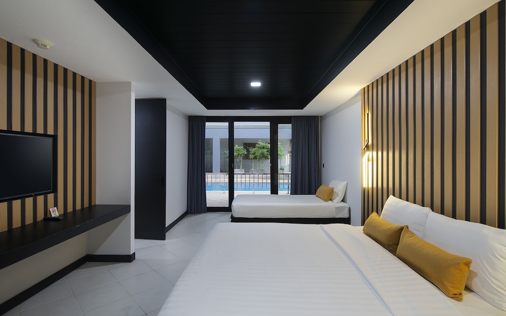 Deluxe Room - Photo 4