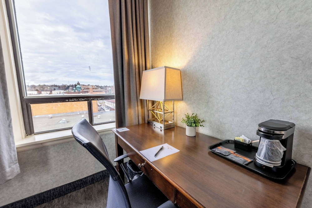 Single Room, 1 Queen Bed, City View photo 2