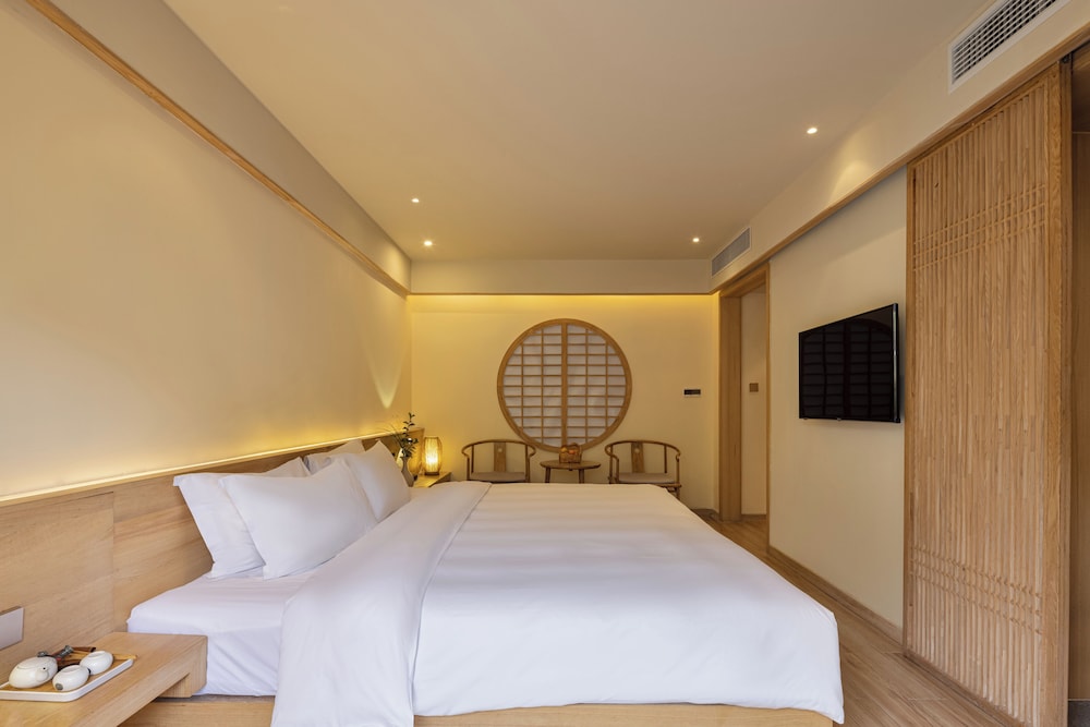 Luxury Suite, Balcony, Mountain View photo 2