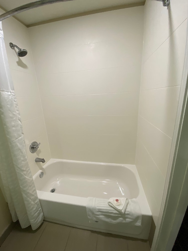 Room, Accessible - Photo 5