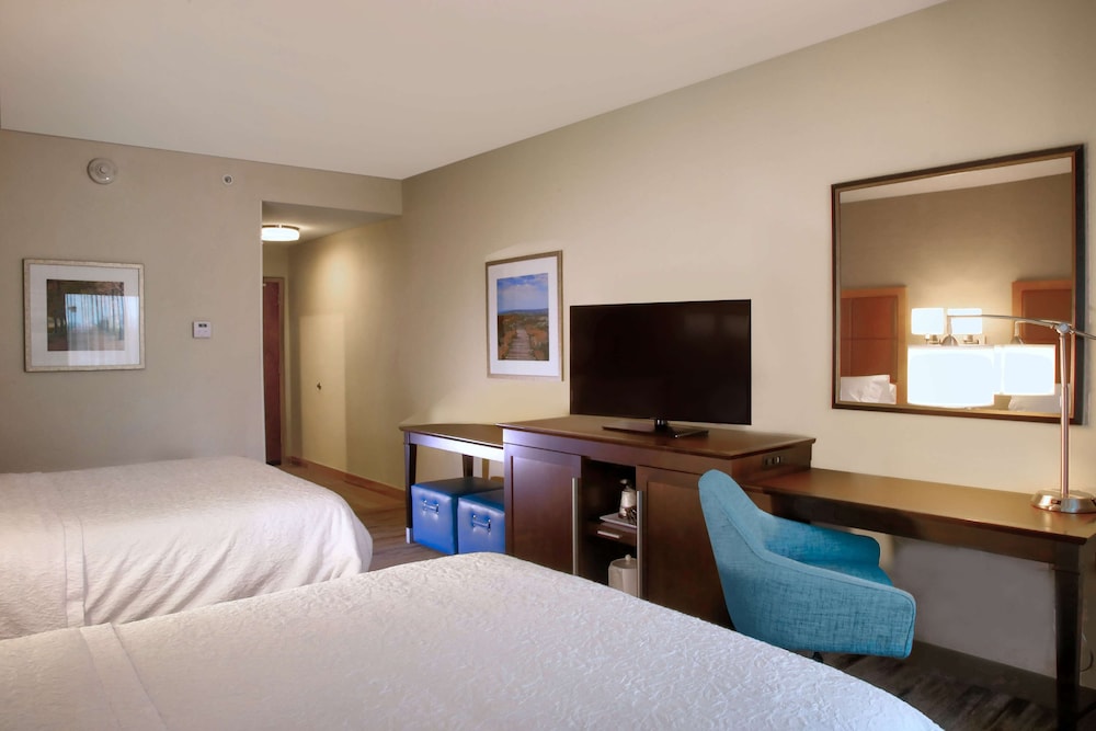 Room, 2 Queen Beds, Accessible, Bathtub (Mobility) photo 3