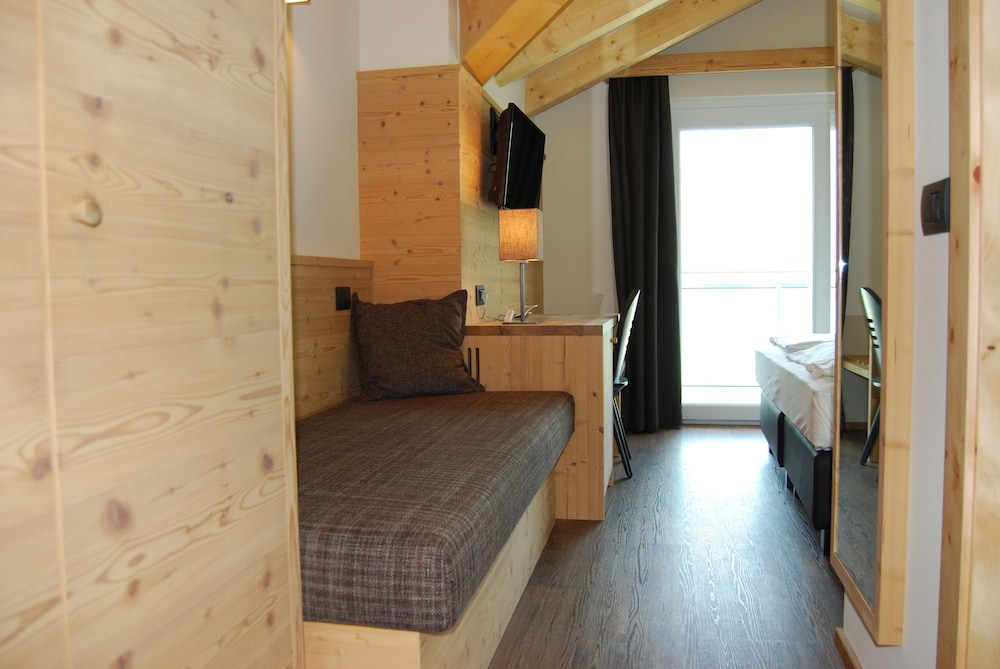 Deluxe Room, 1 Bedroom photo 2