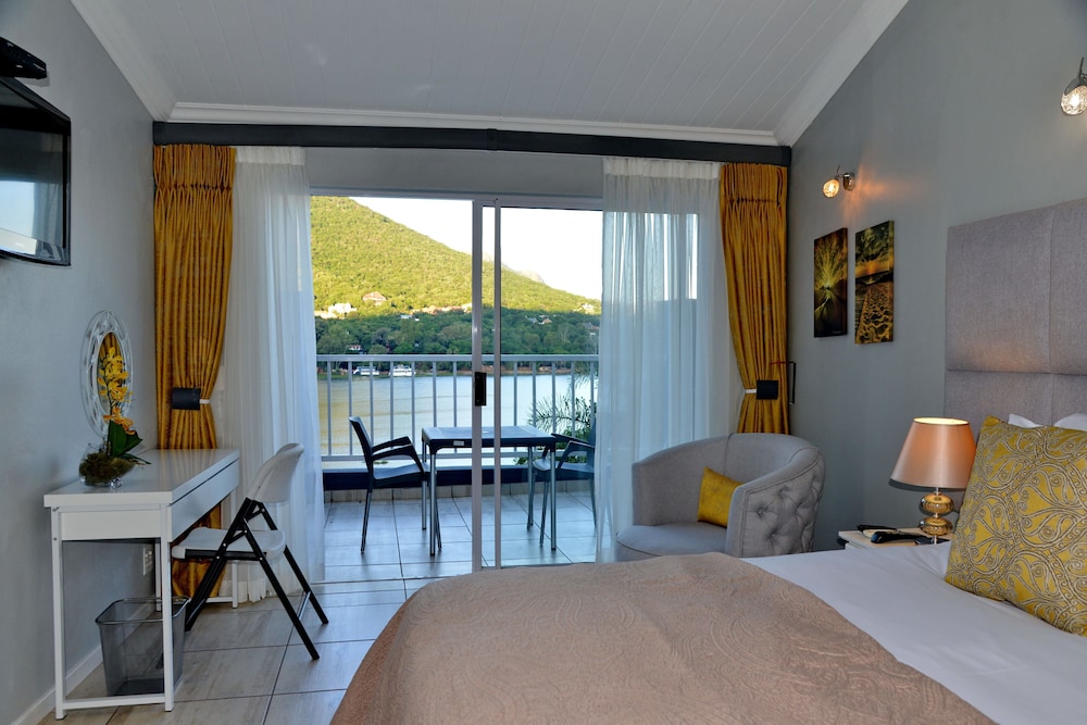 Luxury Room (Upstairs) - Photo 2
