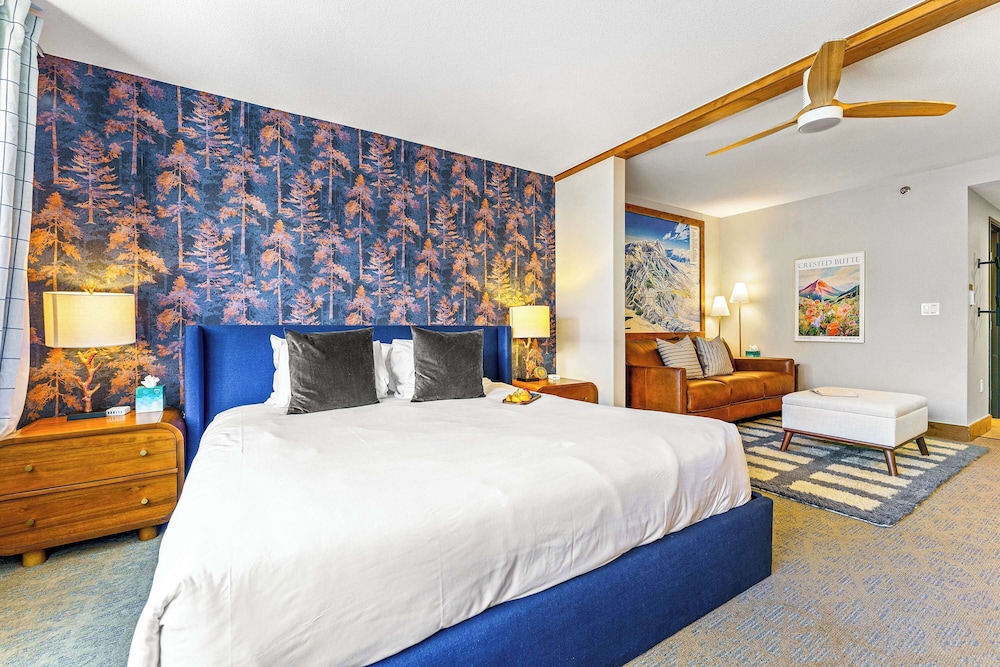 Design Studio No Resort Fee
