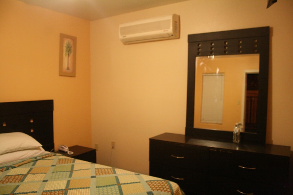 Standard Room, 1 Bedroom, Pool View photo 1