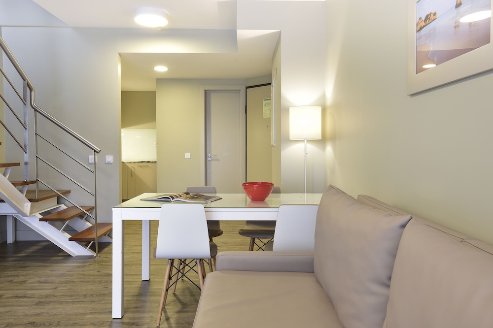 Premium Duplex, 1 Bedroom - Photo 4