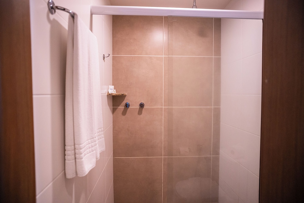 Deluxe Suite, Pool View, Garden Area - Photo 4