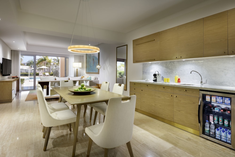 Suite (master, Swim-up)