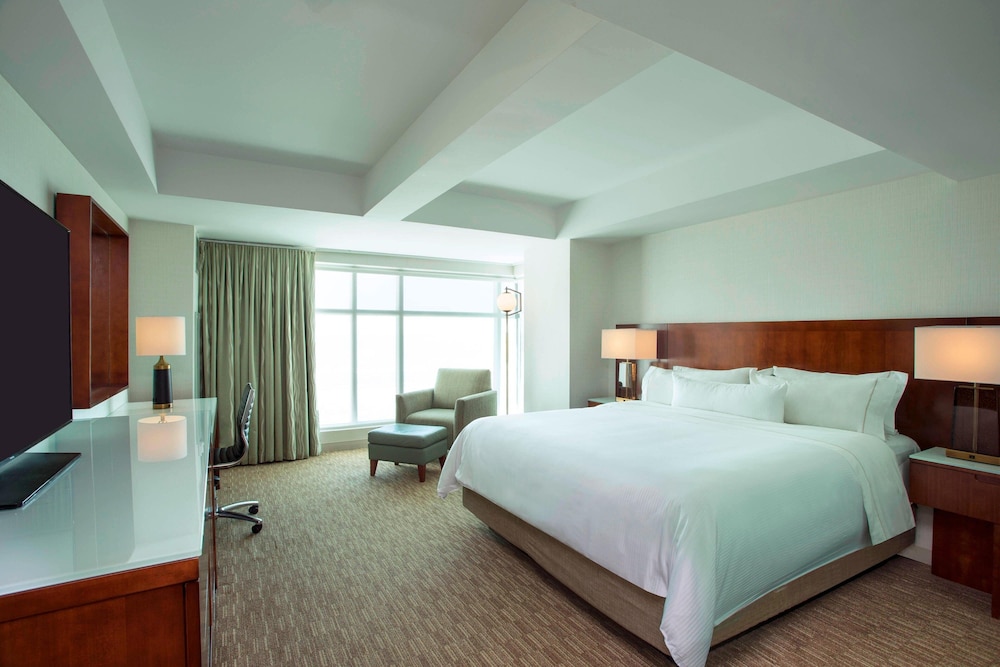 Executive Room, 1 Queen Bed, View