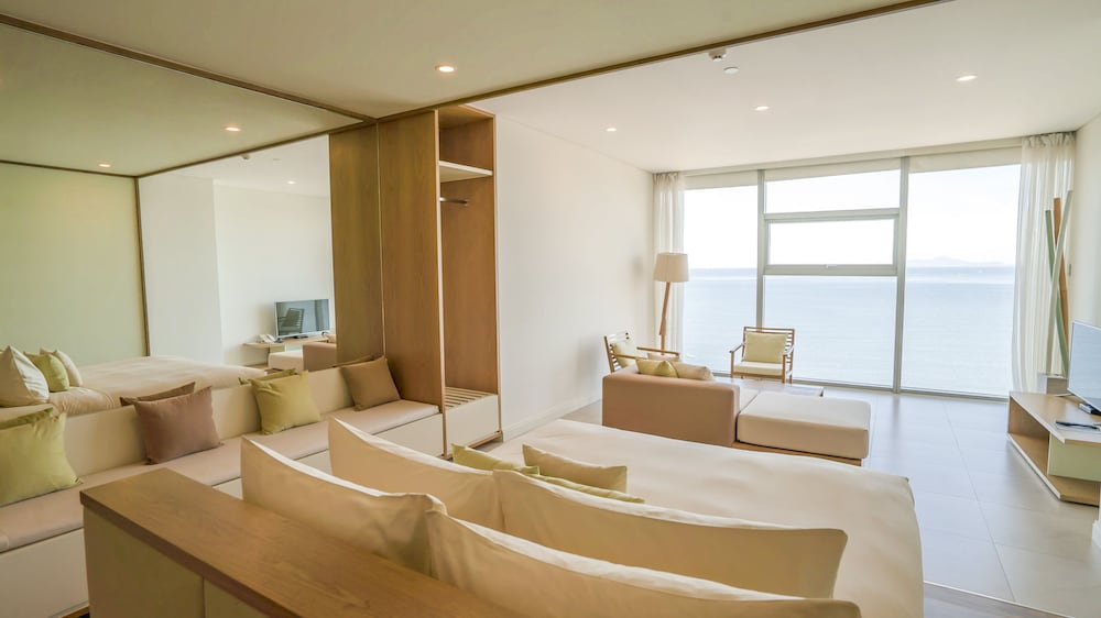Ocean Suite