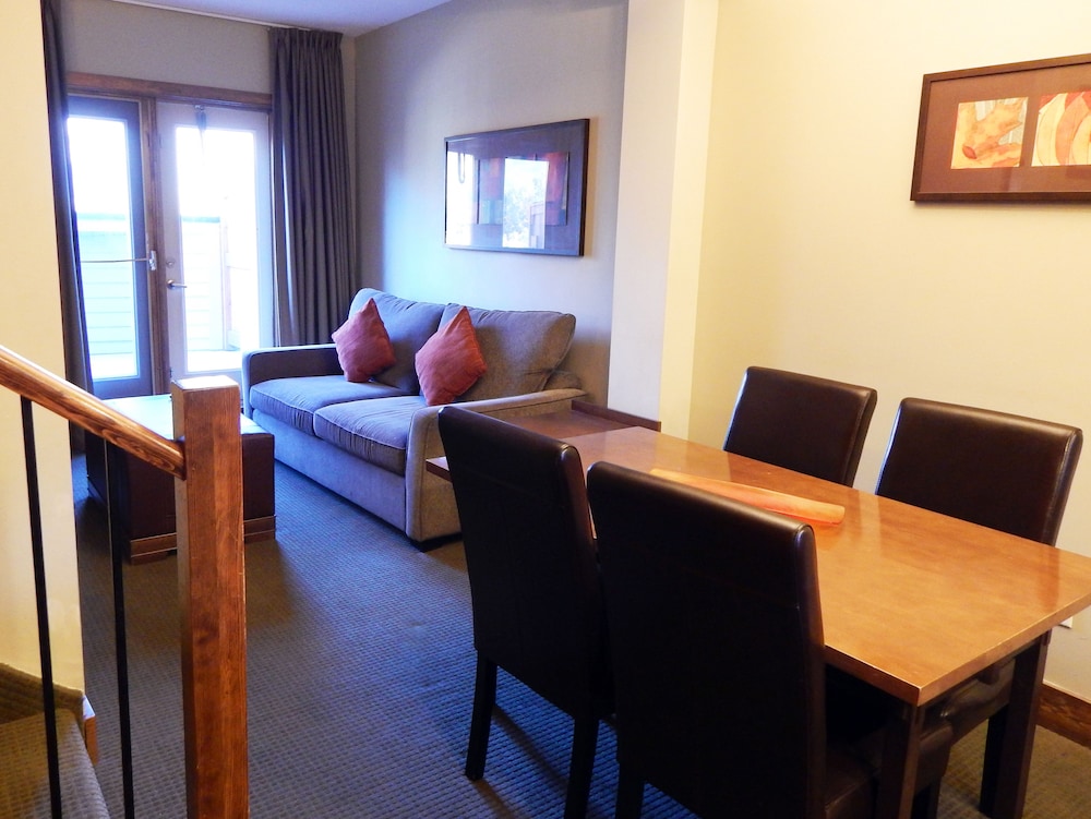Suite, 2 Bedrooms photo 2