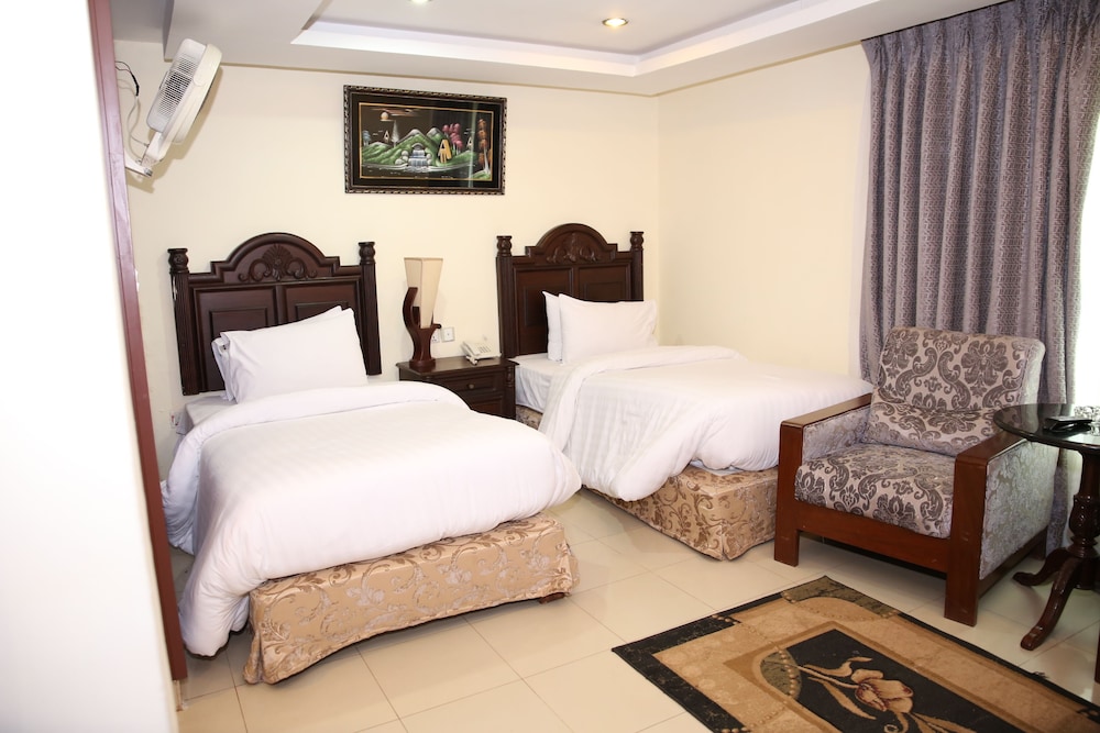 Executive Cottage, 2 Bedrooms, Smoking, Hill View photo 1