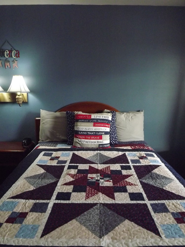 2 Queen Beds, Hill View, Ground Floor photo 1