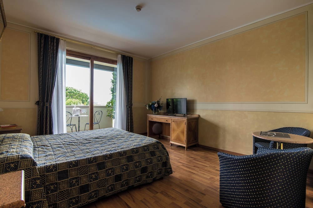 Superior Double or Twin Room, Balcony (or terrace)