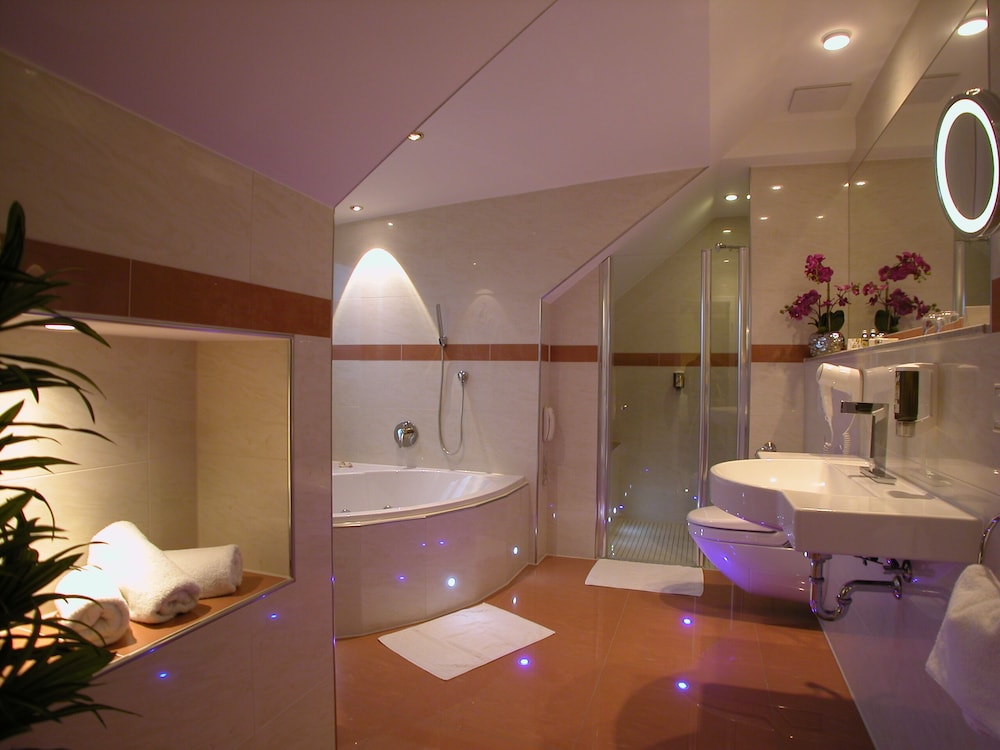 Tower Room photo 3