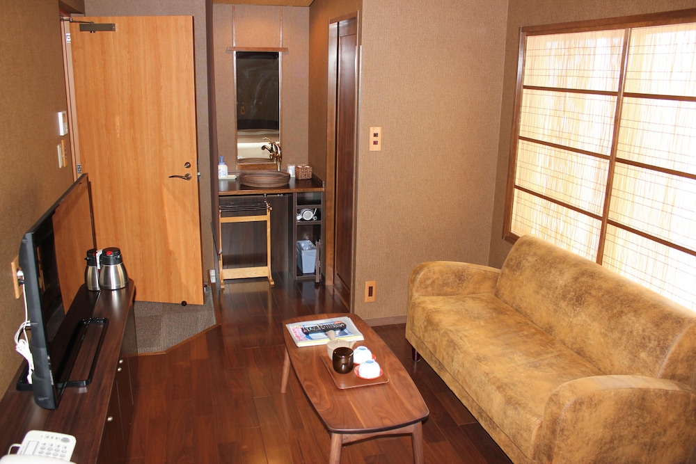 Double Room, Shared Bathroom (No windows) photo 3