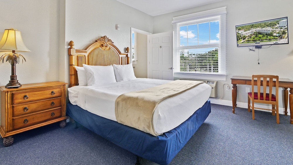 Classic Room, 1 King Bed, Accessible