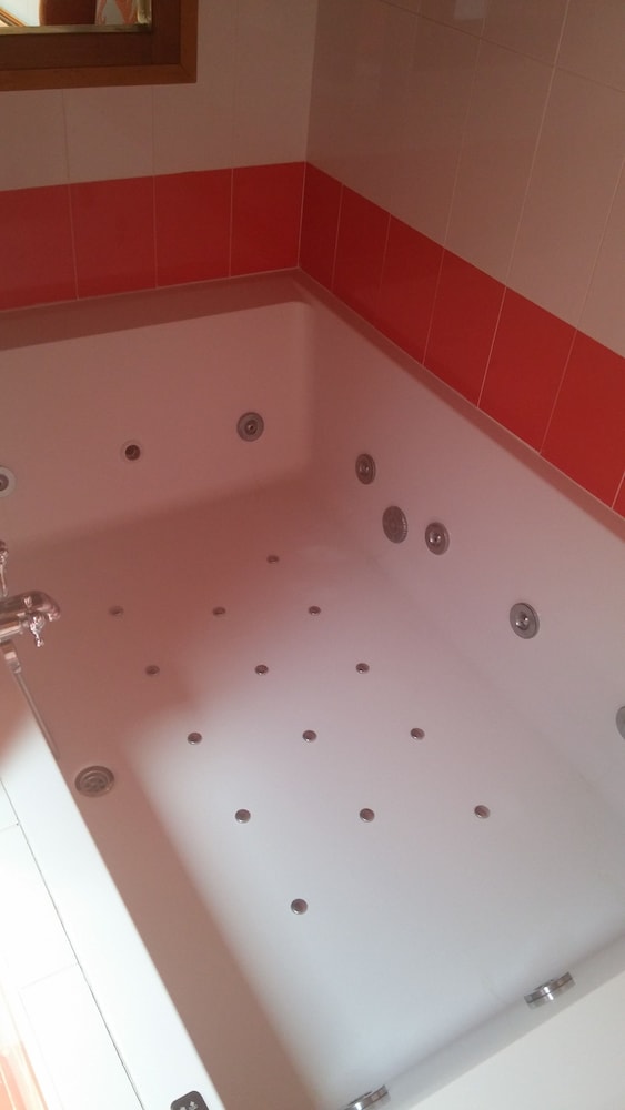 Suite, Jetted Tub photo 3