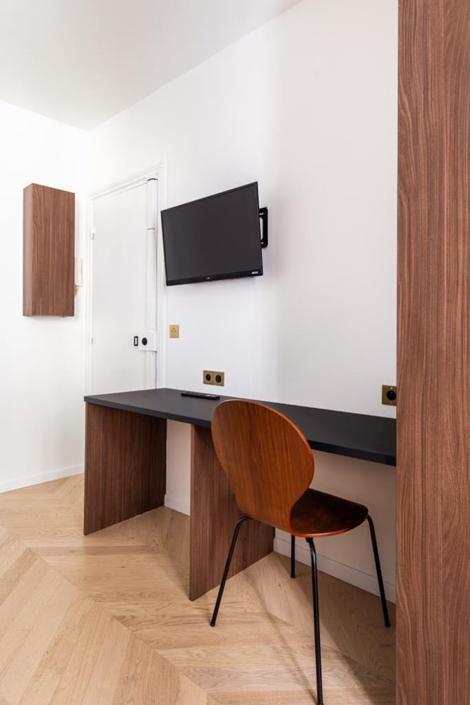 Apartment photo 2