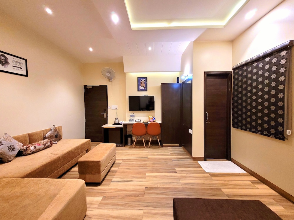 Presidential Suite, Multiple Bedrooms, Smoking, City View