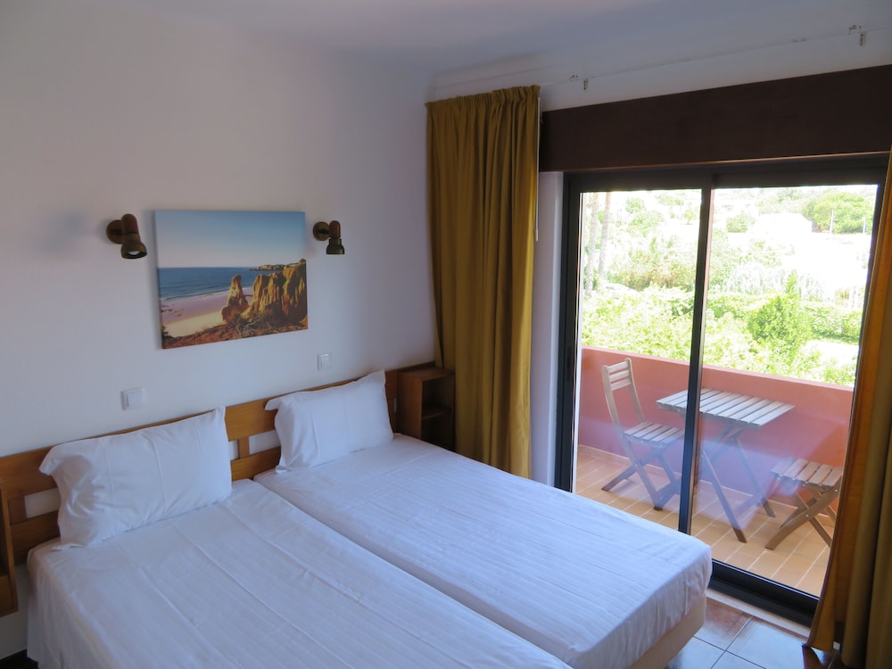 Superior Twin Room, Balcony, Garden View photo 3