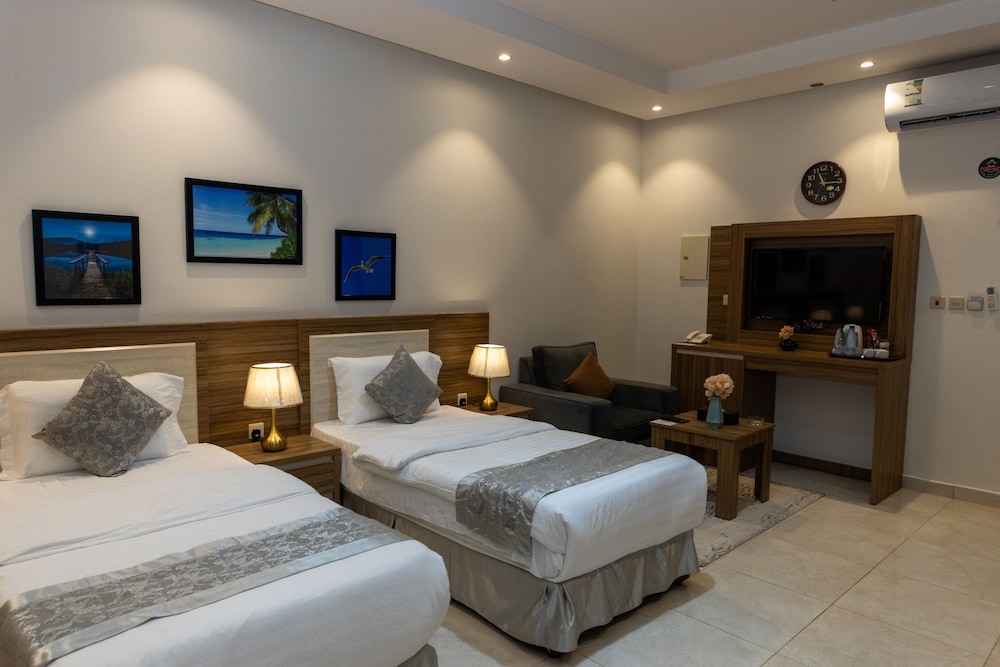 Standard Twin Room - Photo 8