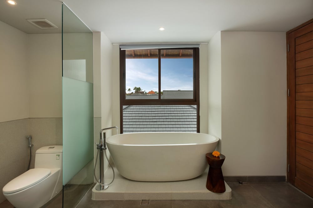 2 Bedroom Villa with Private Pool & Bath Tub - Photo 18