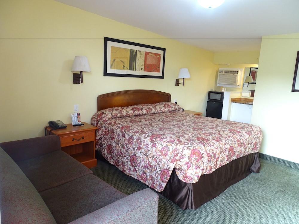 Standard Room, 1 King Bed photo 3