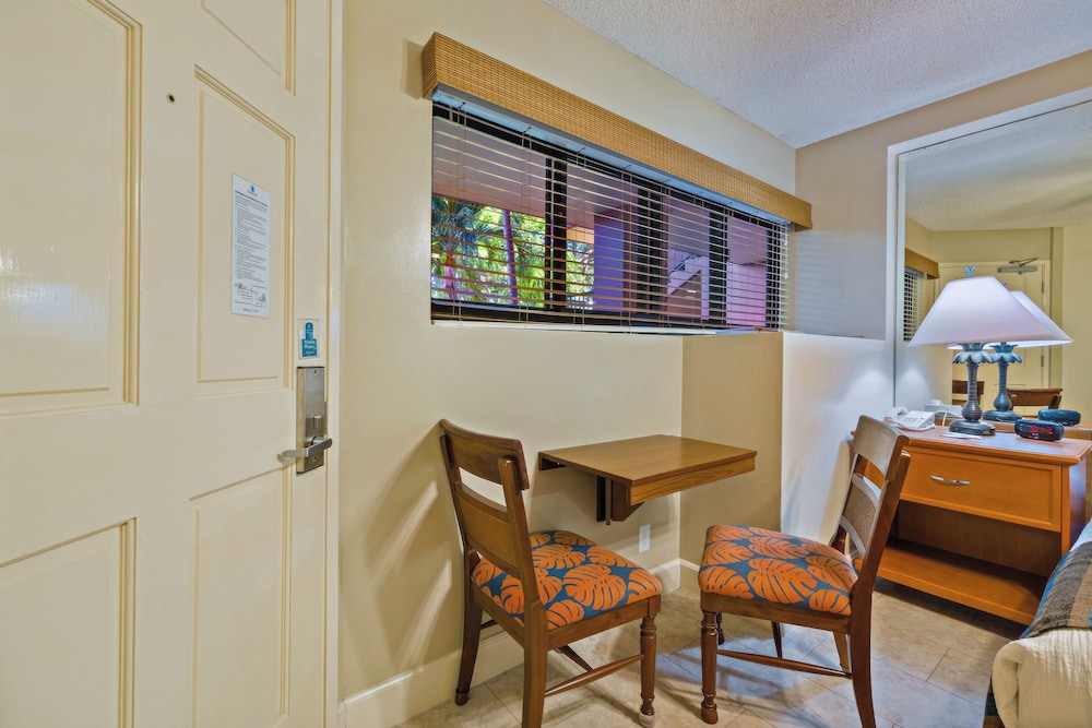 Condo, 2 Bedrooms, Lanai, Garden View photo 1