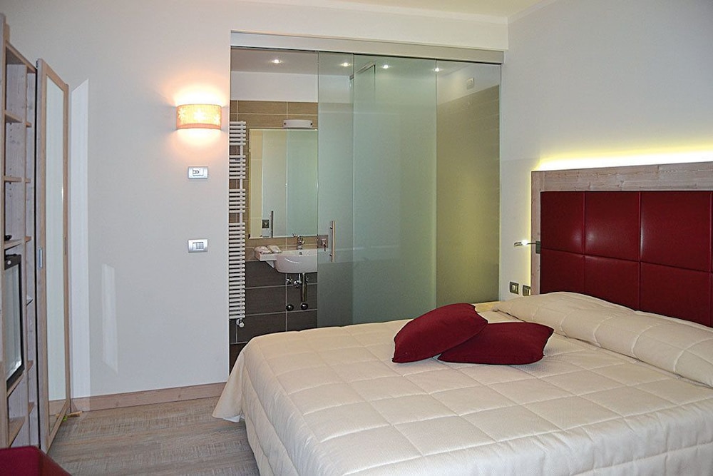 Standard Double Room, 1 Queen Bed photo 3