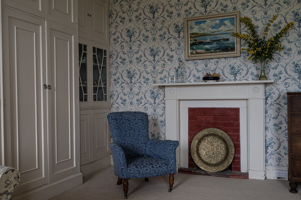 Superior Double Room, Ensuite, Mountain View (Main House) photo 3
