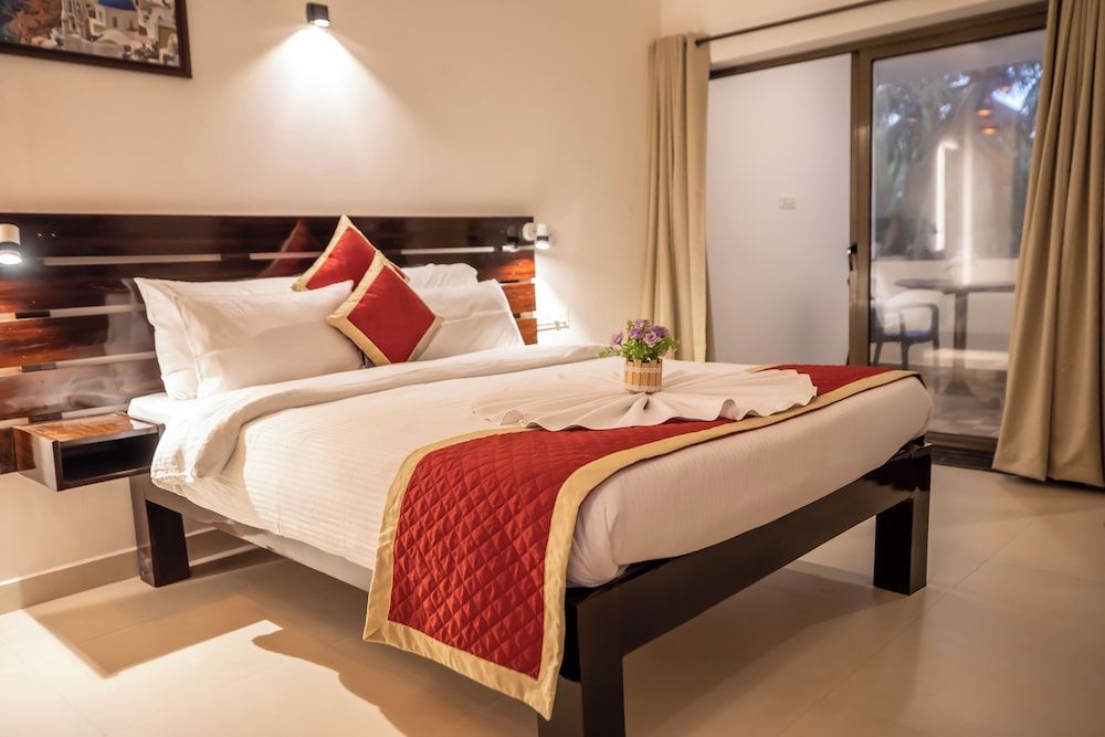Superior Double Room, Pool View