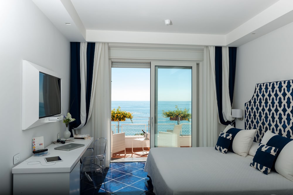Deluxe Double Room photo 2