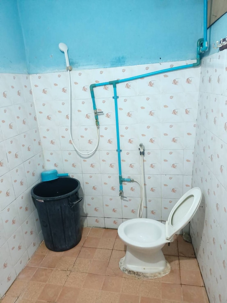 Standard Single Room with Fan photo 2