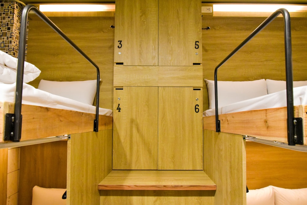 1 Double Bed for 2 People in Dormitory - Mixed with shared bathroom photo 2
