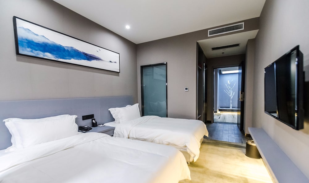 Standard Twin Room photo 2