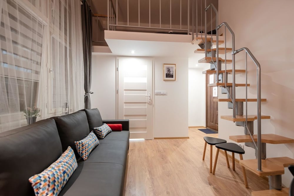 Apartment (D37)