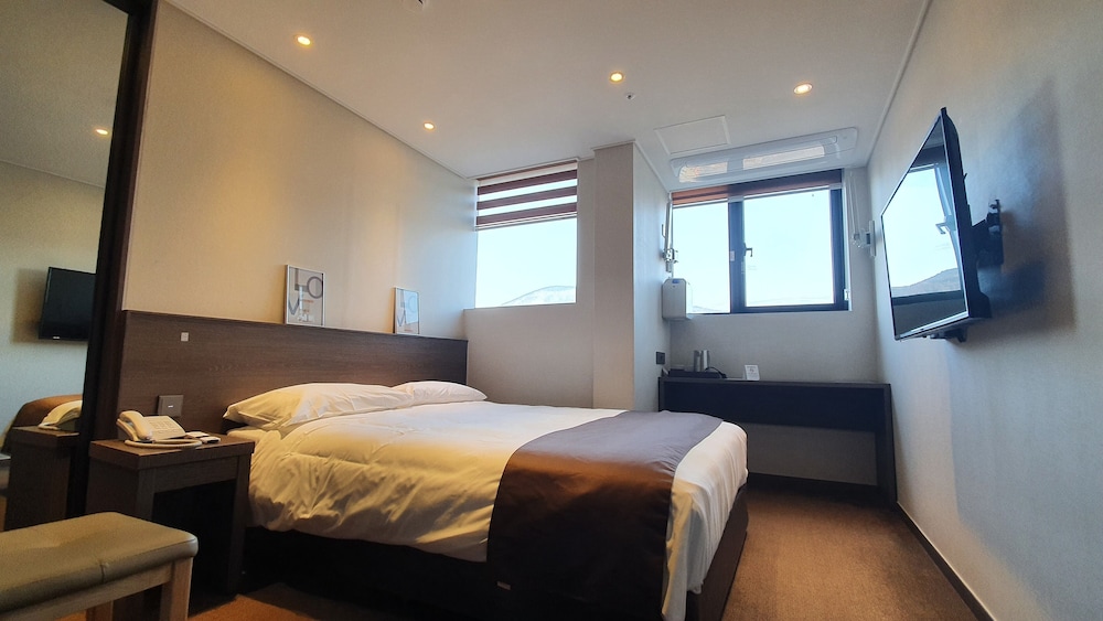 Signature Double Room, 1 Double Bed, Mountain View