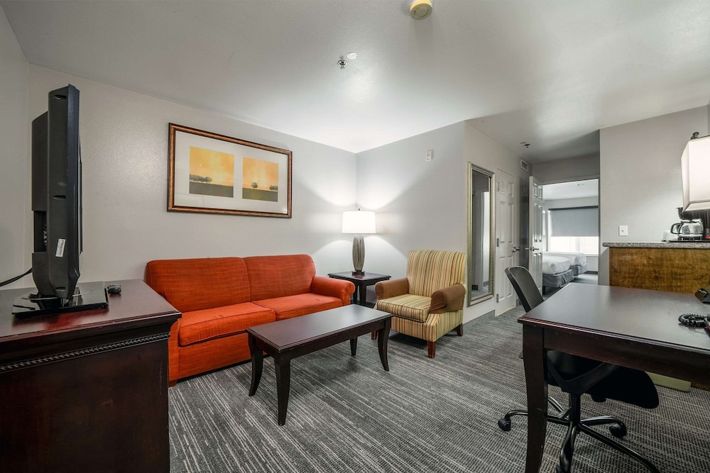 Suite, 2 Queen Beds, Non Smoking (Extended Stay) - Photo 1