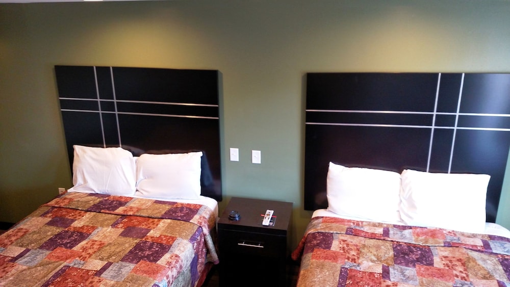 Standard Room, 2 Queen Beds photo 2