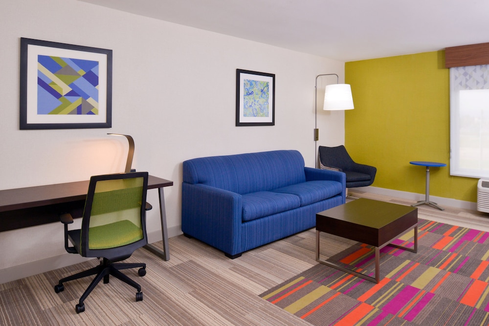 Suite, 1 Double Bed, Accessible (Communication, Roll-In Shower) photo 1